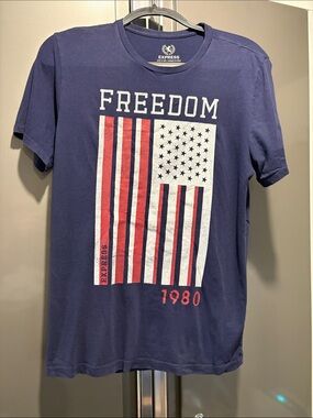 Men’s medium Express Navy Graphic 'Freedom 1980' Short Sleeve Tee with Flag